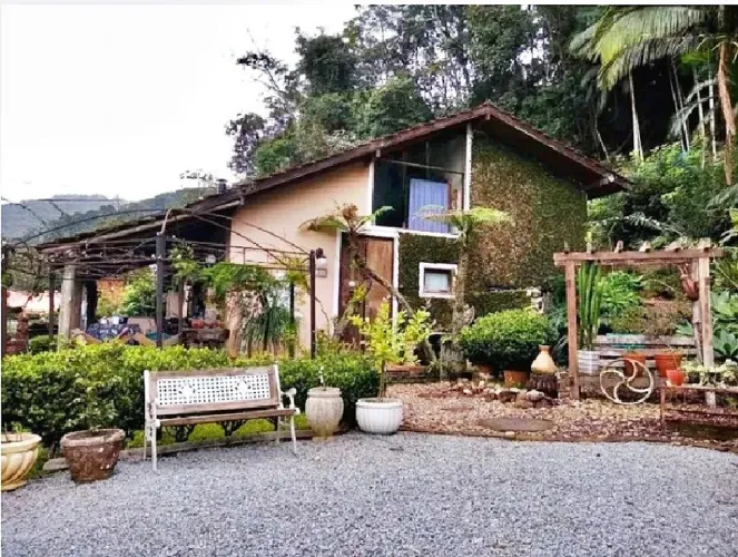 CASA 2 Quartos, 2 Vagas - Águas Mornas