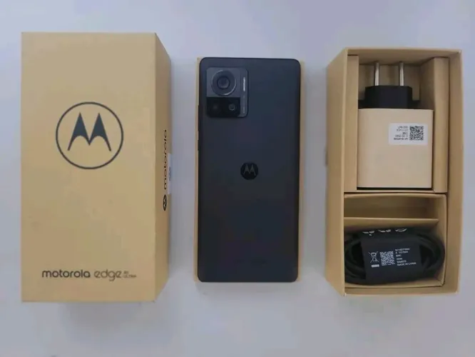 MOTOROLA EDGE 30 ULTRA 256GB - 24RAM NA CAIXA COMPLETO