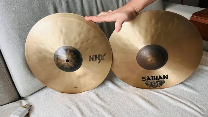 PRATO HI HAT SABIAN HHX STAGE 14. DE R$ 2.100,00 POR R$ 1.699,00