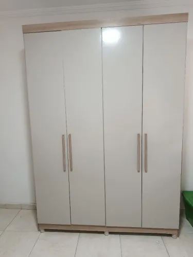 Guarda roupa 4 portas