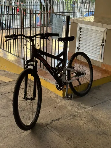 ? Bicicleta Houston Aro 26 à venda.