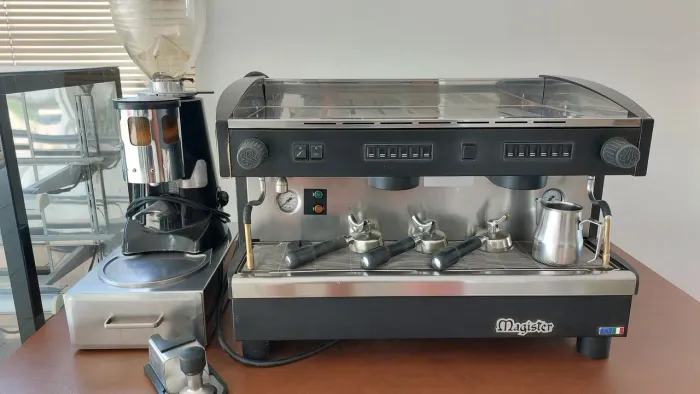 Máquina de café espresso Magister Stilo 2 grupos