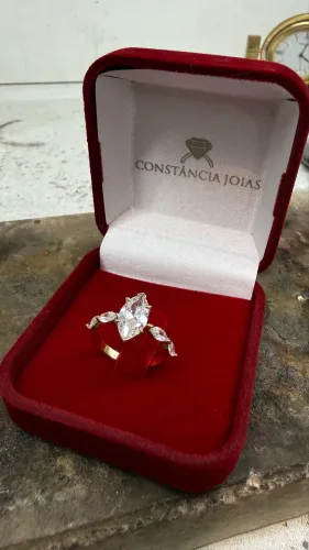 Anel Solitário em Ouro18k - Pedras Zircônias Navete