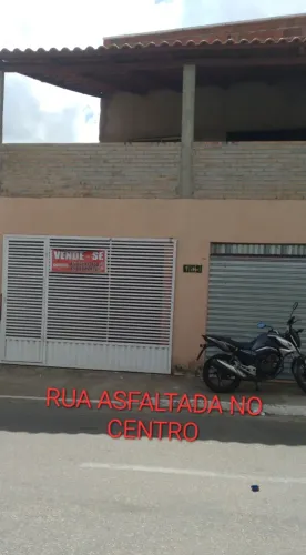 Vende-se uma Casa Duplex com Ponto Comercial no Centro de Ocara