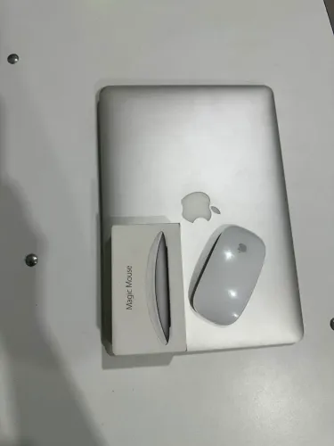 Vendo MacBook impecável 