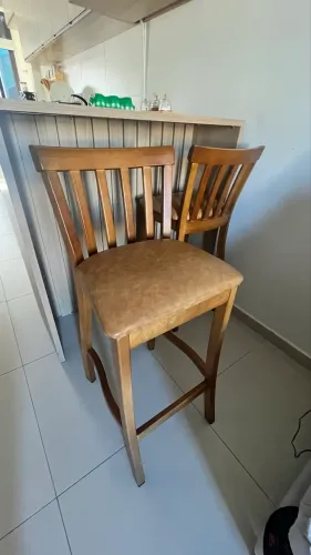 Duas Cadeiras para bancada