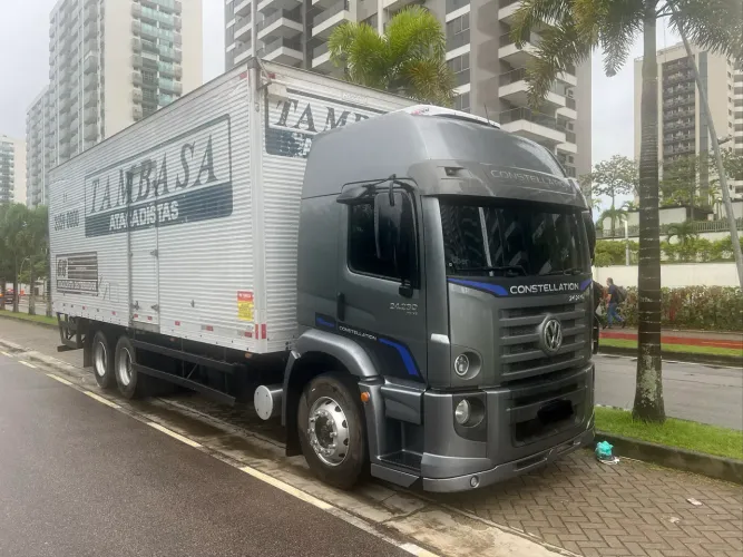 Caminhão pronto pra trabalhar