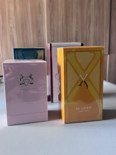 Perfumes de nicho xerjoff erba gold, pura e delina 