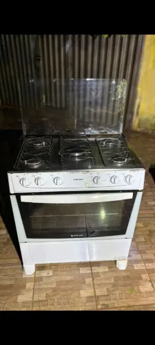 Fogão semi novo com acendimento automático