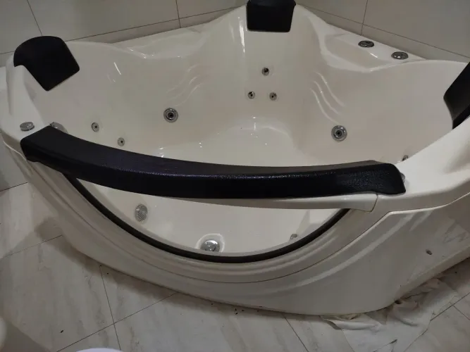 Vendo banheira de hidromassagem