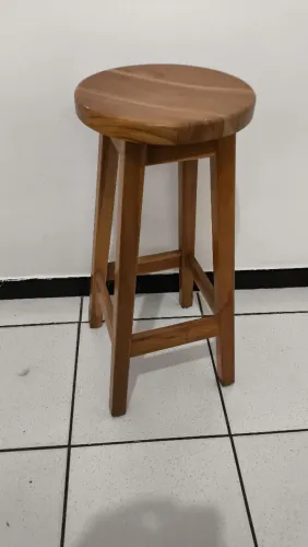 Vendo banco tok store 140 reais/ circunferência 31 cm / altura 71 cm