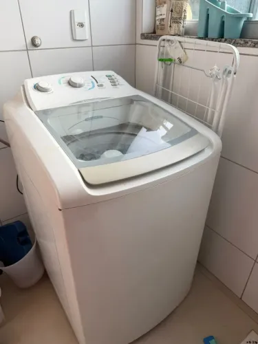 Máquina de Lavar Electrolux 10kg 220V - Funcionando