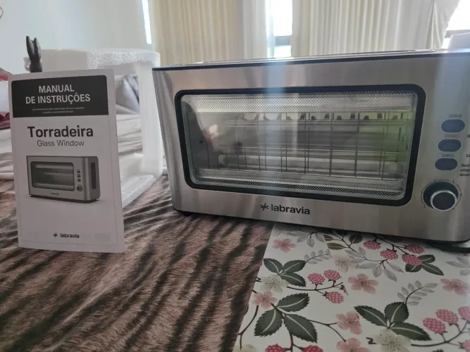 Torradeira nova na caixa Labravia 220 volts. 