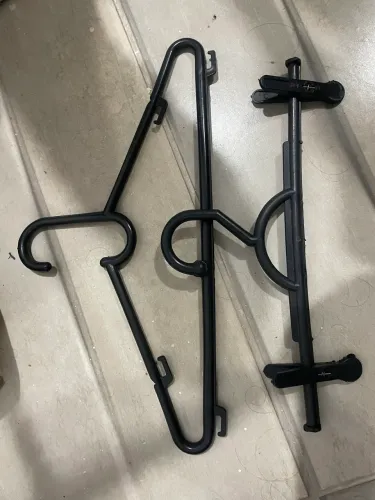 Cabides e araras