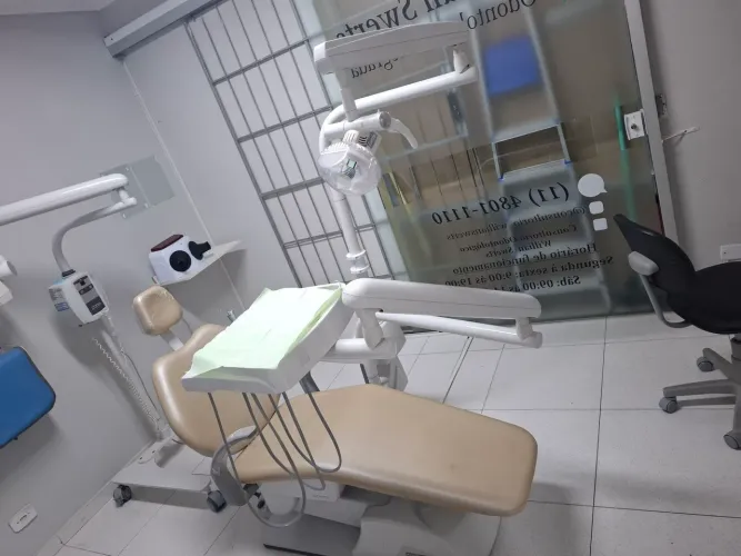 OPORTUNIDADE IMPERDÍVEL - CADEIRA ODONTOLÓGICA DABI ATLANTE SEMINOVA <br>