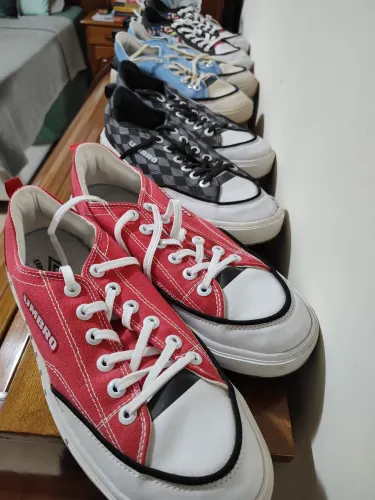 VENDO tênis masculino Umbro diversas cores, no tamanho 42