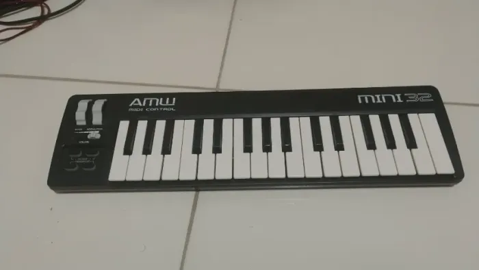 CONTROLADOR MIDI mini 32