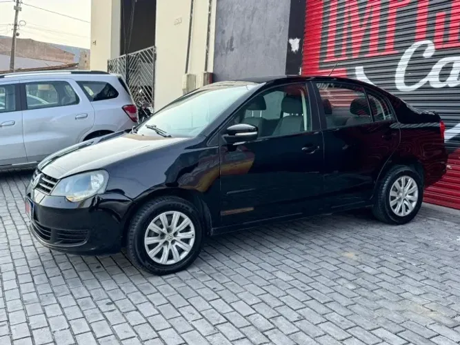 Volkswagen Polo Sedan 1.6 MI Total Flex 8V 4P 2012