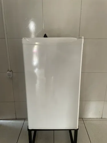 Frigobar em perfeito estado de conservação funcionando perfeitamente.