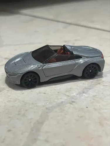 Hot Wheels BMW i8 Cinza