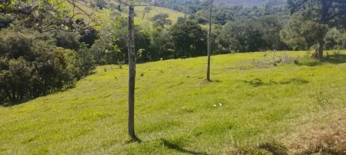 Terreno em Claudio MG 9 hectares 90 mil metros linda vista e bao de água