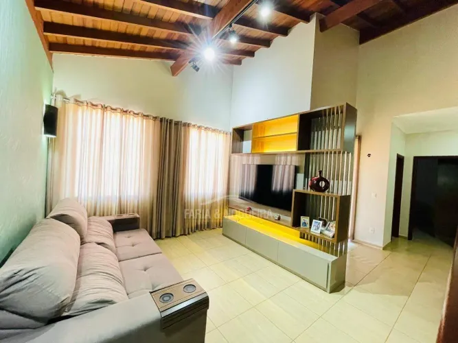 Casa à venda, 3 quartos, 1 suíte, 2 vagas, Zona Central - Rio Claro/SP