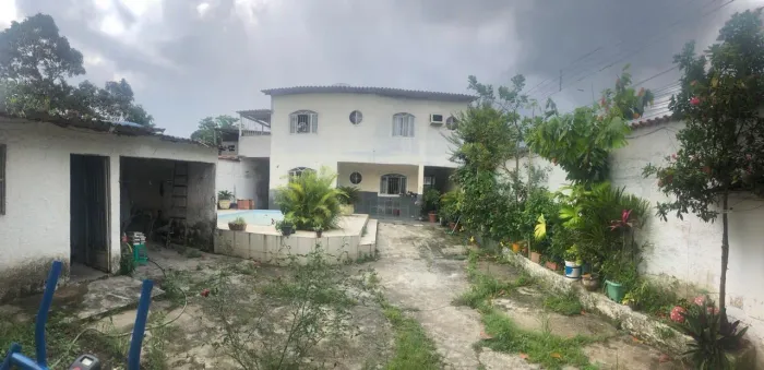 Casa Ampla com Piscina e Excelente Área Externa