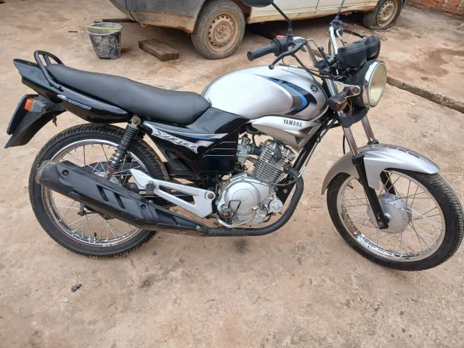 Estou vendendo essa moto ybr 2007 ,estado bom sem multa, documentação em dias