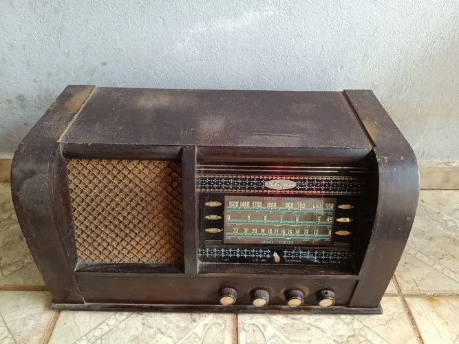 Rádio antigos Clipper valvulado