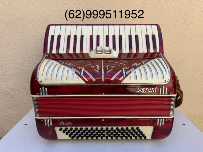 Acordeon sanfona gaita 80 baixos Soprani italiana em 2/4 de voz