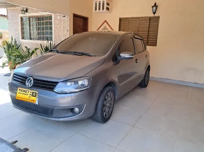 Volkswagen Fox 1.0 MI Total Flex 8V 5P 2013