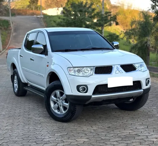 Mitsubishi L200 Triton HPE 3.2 CD TB Int.diesel AUT 2013