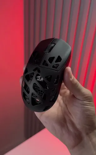 Mouse Gamer Sem Fio Redragon Prism Pro - Liga de Magnésio / Tri-Mode / 1K Hz