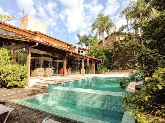 Casa de Alto Padrão em Condomínio Fechado  Parque das Cascatas Botucatu