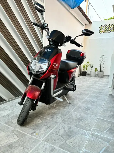 Moto Elétrica EW Power Vermelha - Pouquíssimo Uso - Estado de Zero