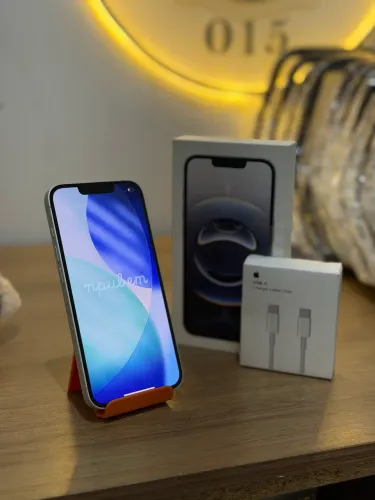 iPhone 16e (novo, na garantia Apple)