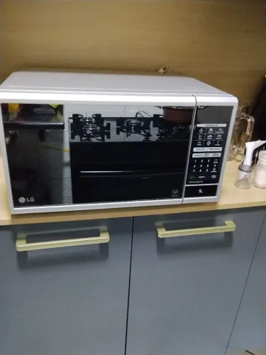 Microondas LG (SEMI NOVO) 220V