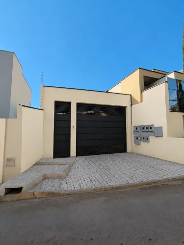 ALUGA- SE CASA 05 QUARTOS DENTRO DE CONDOMÍNIO