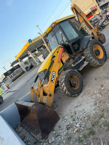 Retroescavadeira JCB 2014