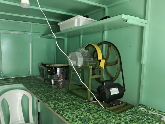 Maquina de caldo cana + estufa.