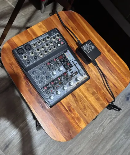 Mesa de som Behringer Xenyx 1002FX bivolt