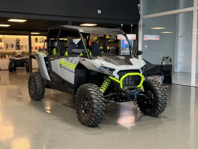 UTV Polaris RZR XP 4 Ultimate 4X4 2025 - 4 LUGARES