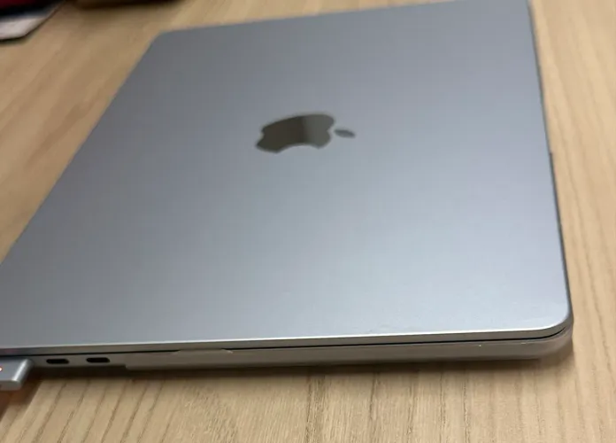 MacBook Air M4 13 polegadas | 16GB 256GB - Bateria 100% | Apenas 28 ciclos