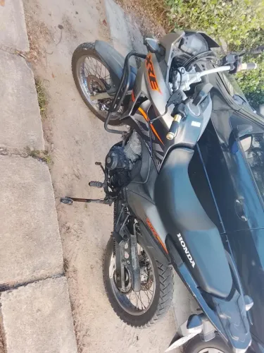 XRE 190 de garagem