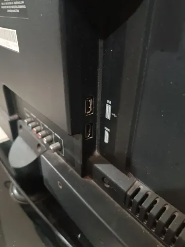 Tv de 32 polegadas com defeito