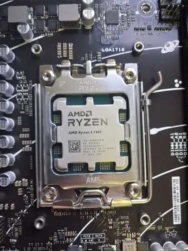 Kit upgrade b650m a ii+ ryzen 7600+16gb corsair ddr5