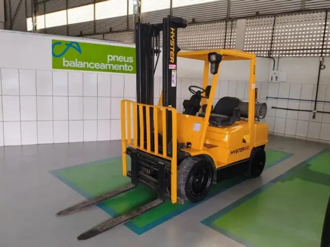 Empilhadeira HYSTER H60XM, 3 toneladas