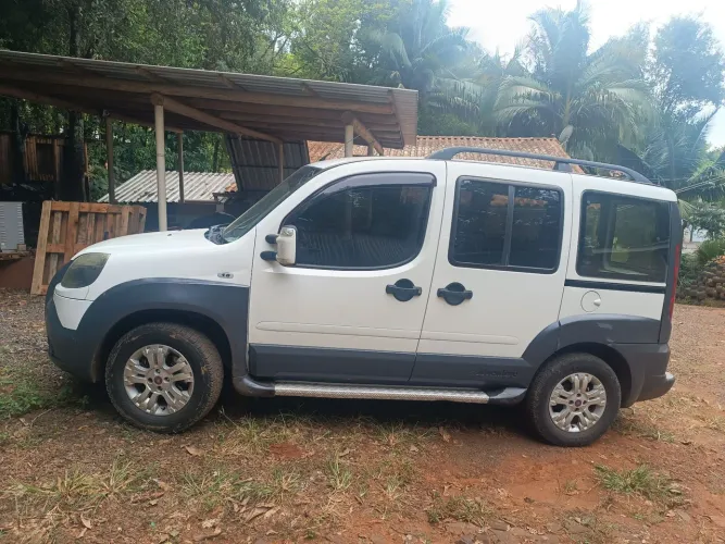 Fiat Doblo Adv/adv Tryon/locker 1.8 Flex 2012
