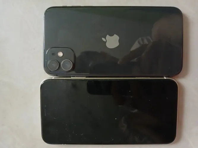 Dois iphone 11 com problemas na placa