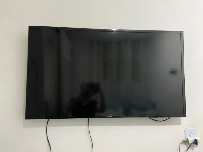 Samsung Smart TV LED 40? Full HD - UN40J5200AGXZD